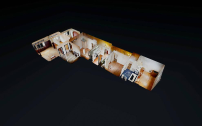 Una vivienda señorial con cinco habitaciones en un edificio cuidado