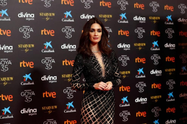 Actores, presentadores y cantantes desfilan por la alfombra roja de los premios Goya 2021.
