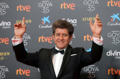 Actores, presentadores y cantantes desfilan por la alfombra roja de los premios Goya 2021.