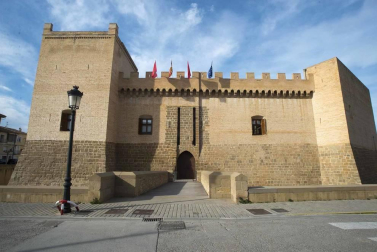 El castillo de Marcilla, epicentro hoy de la actividad diaria de la ciudadanía local, conmemora este año su VI centenario.