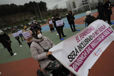 Las instituciones y diferentes colectivos de Navarra han organizado este lunes, 8 de marzo, diferentes actos para celebrar el Día Internacional de la Mujer.