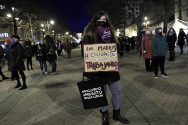 Las instituciones y diferentes colectivos de Navarra han organizado este lunes, 8 de marzo, diferentes actos para celebrar el Día Internacional de la Mujer.