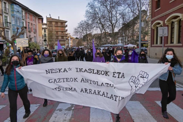 Las instituciones y diferentes colectivos de Navarra han organizado este lunes, 8 de marzo, diferentes actos para celebrar el Día Internacional de la Mujer.