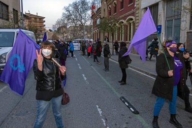 Las instituciones y diferentes colectivos de Navarra han organizado este lunes, 8 de marzo, diferentes actos para celebrar el Día Internacional de la Mujer.