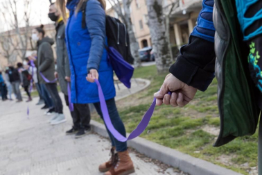 Las instituciones y diferentes colectivos de Navarra han organizado este lunes, 8 de marzo, diferentes actos para celebrar el Día Internacional de la Mujer.