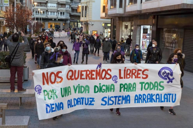 Las instituciones y diferentes colectivos de Navarra han organizado este lunes, 8 de marzo, diferentes actos para celebrar el Día Internacional de la Mujer.
