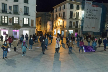 Las instituciones y diferentes colectivos de Navarra han organizado este lunes, 8 de marzo, diferentes actos para celebrar el Día Internacional de la Mujer.