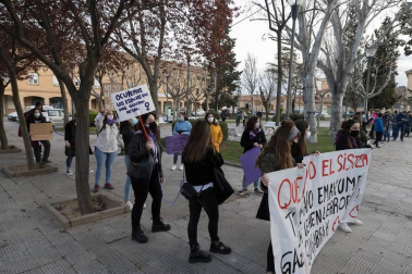 Las instituciones y diferentes colectivos de Navarra han organizado este lunes, 8 de marzo, diferentes actos para celebrar el Día Internacional de la Mujer.