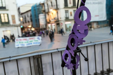 Las instituciones y diferentes colectivos de Navarra han organizado este lunes, 8 de marzo, diferentes actos para celebrar el Día Internacional de la Mujer.