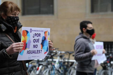 Las instituciones y diferentes colectivos de Navarra han organizado este lunes, 8 de marzo, diferentes actos para celebrar el Día Internacional de la Mujer.