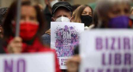 Las instituciones y diferentes colectivos de Navarra han organizado este lunes, 8 de marzo, diferentes actos para celebrar el Día Internacional de la Mujer.
