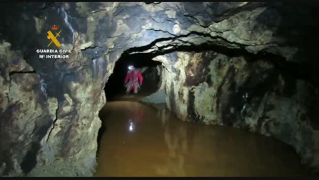 Vídeo del hallazgo de explosivos en una cueva-mina de Goizueta