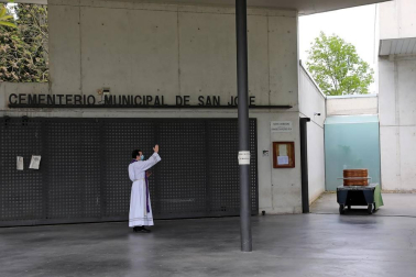 Fotografías de la exposición 'Crónica de un año de pandemia' organizada por la Asociación de Reporteros Gráficos de Navarra