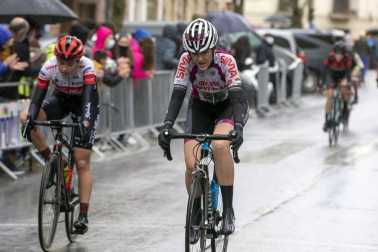 Villava acogió este domingo, 14 de marzo, la primera prueba del calendario femenino de ciclismo en categorías inferiores con pruebas disputadas en cadetes, júnior, sub23 y élite.
