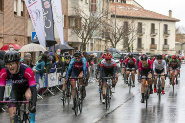 Villava acogió este domingo, 14 de marzo, la primera prueba del calendario femenino de ciclismo en categorías inferiores con pruebas disputadas en cadetes, júnior, sub23 y élite.