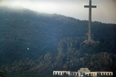 Todas las fotos del día de la exhumación de los restos del dictador del Valle de los Caídos