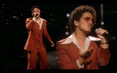 Los Grammy evitaron recrear una gala de grandes dimensiones y apostaron por reinventarse con un formato reducido que cedió todo el protagonismo a la música.