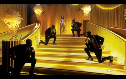 Los Grammy evitaron recrear una gala de grandes dimensiones y apostaron por reinventarse con un formato reducido que cedió todo el protagonismo a la música.