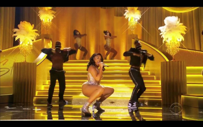 Los Grammy evitaron recrear una gala de grandes dimensiones y apostaron por reinventarse con un formato reducido que cedió todo el protagonismo a la música.