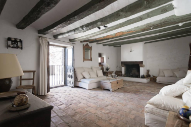 Vivienda a reformar en un terreno de 780 m2 con edificabilidad