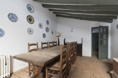 Vivienda a reformar en un terreno de 780 m2 con edificabilidad