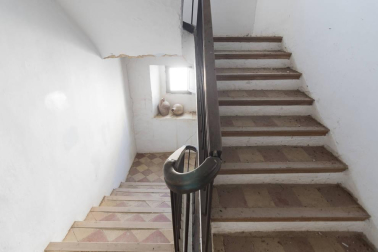 Vivienda a reformar en un terreno de 780 m2 con edificabilidad