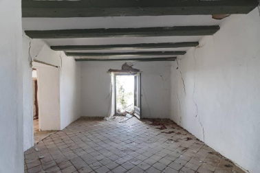 Vivienda a reformar en un terreno de 780 m2 con edificabilidad