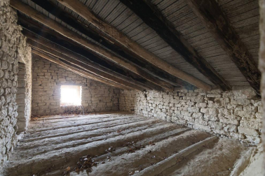 Vivienda a reformar en un terreno de 780 m2 con edificabilidad