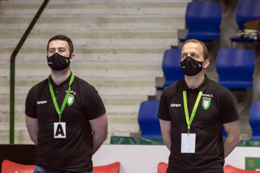 El Helvetia Anaitasuna venció este sábado al Villa de Aranda de forma clara por 28-22 para colocarse, con 28 puntos, en la zona alta de la clasificación