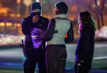 Diez personas murieron tras el asalto de un hombre armado con un fusil en un supermercado en la localidad del estado de Colorado.