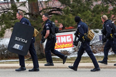 Diez personas murieron tras el asalto de un hombre armado con un fusil en un supermercado en la localidad del estado de Colorado.