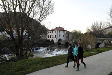 Calor y temperaturas agradables en los primeros día de la primavera en Pamplona.