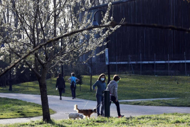 Calor y temperaturas agradables en los primeros día de la primavera en Pamplona.