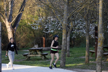 Calor y temperaturas agradables en los primeros día de la primavera en Pamplona.