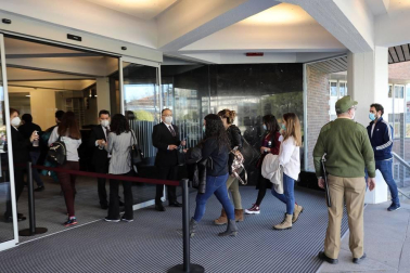Medio millar se presentaron a las pruebas sanitarias para acceder a 216 plazas MIR y 123 plazas EIR.
