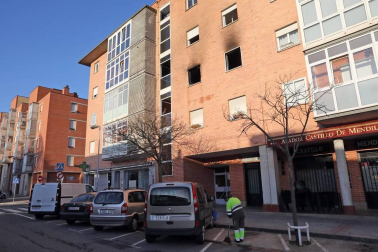 Un hombre de 33 años murió en el incendio de un piso en la localidad de Mendillorri.