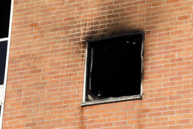 Un hombre de 33 años murió en el incendio de un piso en la localidad de Mendillorri.