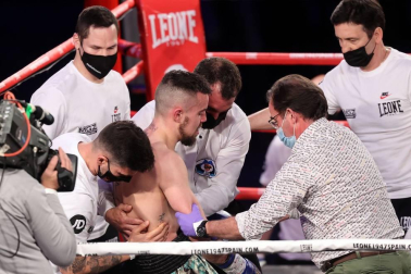 El navarro David Soria, 'Infierno', se quedó sin revalidar el título y cayó en tres asaltos contra José Gregorio 'La Sombra' en una velada celebrada en el Navarra Arena.