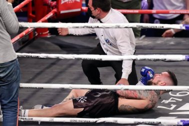 El navarro David Soria, 'Infierno', se quedó sin revalidar el título y cayó en tres asaltos contra José Gregorio 'La Sombra' en una velada celebrada en el Navarra Arena.