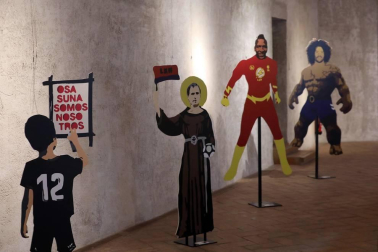 El creador ha protagonizado su primera rueda de prensa y mantiene el anonimato dos años después de comenzar su carrera como artista gráfico.