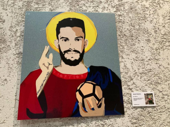 El creador ha protagonizado su primera rueda de prensa y mantiene el anonimato dos años después de comenzar su carrera como artista gráfico.