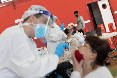 El departamento de Salud está llevando a cabo este viernes, 2 de abril, un cribado en Arguedas ante el incremento de positivos de Covid-19 registrado en los últimos días.