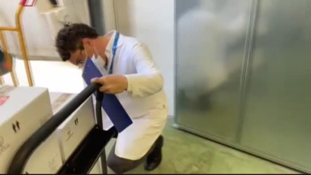 Vídeo: Llegan a España más de un millón de dosis de la vacuna de AstraZeneca
