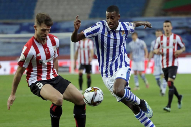 La Real Sociedad se proclamó campeona de la Copa del Rey de la pasada temporada, aplazada por la pandemia de coronavirus, al ganar por 0-1 al Athletic Club con un gol de penalti marcado por Mikel Oyarzábal.