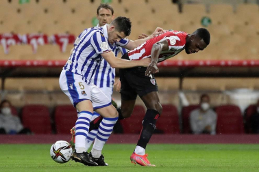 La Real Sociedad se proclamó campeona de la Copa del Rey de la pasada temporada, aplazada por la pandemia de coronavirus, al ganar por 0-1 al Athletic Club con un gol de penalti marcado por Mikel Oyarzábal.