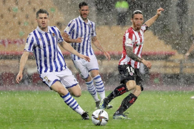 La Real Sociedad se proclamó campeona de la Copa del Rey de la pasada temporada, aplazada por la pandemia de coronavirus, al ganar por 0-1 al Athletic Club con un gol de penalti marcado por Mikel Oyarzábal.