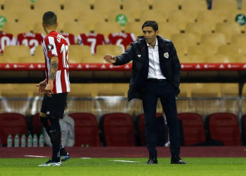 La Real Sociedad se proclamó campeona de la Copa del Rey de la pasada temporada, aplazada por la pandemia de coronavirus, al ganar por 0-1 al Athletic Club con un gol de penalti marcado por Mikel Oyarzábal.