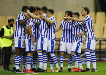 La Real Sociedad se proclamó campeona de la Copa del Rey de la pasada temporada, aplazada por la pandemia de coronavirus, al ganar por 0-1 al Athletic Club con un gol de penalti marcado por Mikel Oyarzábal.