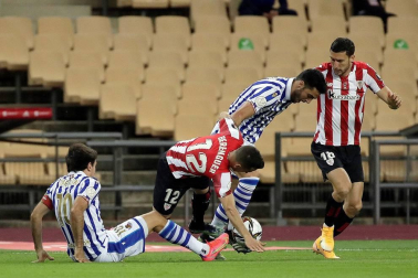 La Real Sociedad se proclamó campeona de la Copa del Rey de la pasada temporada, aplazada por la pandemia de coronavirus, al ganar por 0-1 al Athletic Club con un gol de penalti marcado por Mikel Oyarzábal.