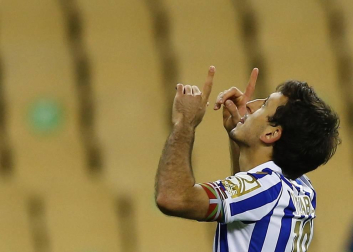 La Real Sociedad se proclamó campeona de la Copa del Rey de la pasada temporada, aplazada por la pandemia de coronavirus, al ganar por 0-1 al Athletic Club con un gol de penalti marcado por Mikel Oyarzábal.